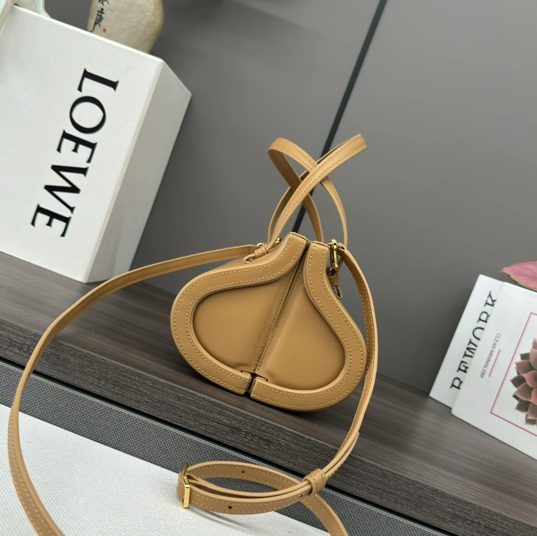 AllSeason Loewe Top Handle Bags 67192