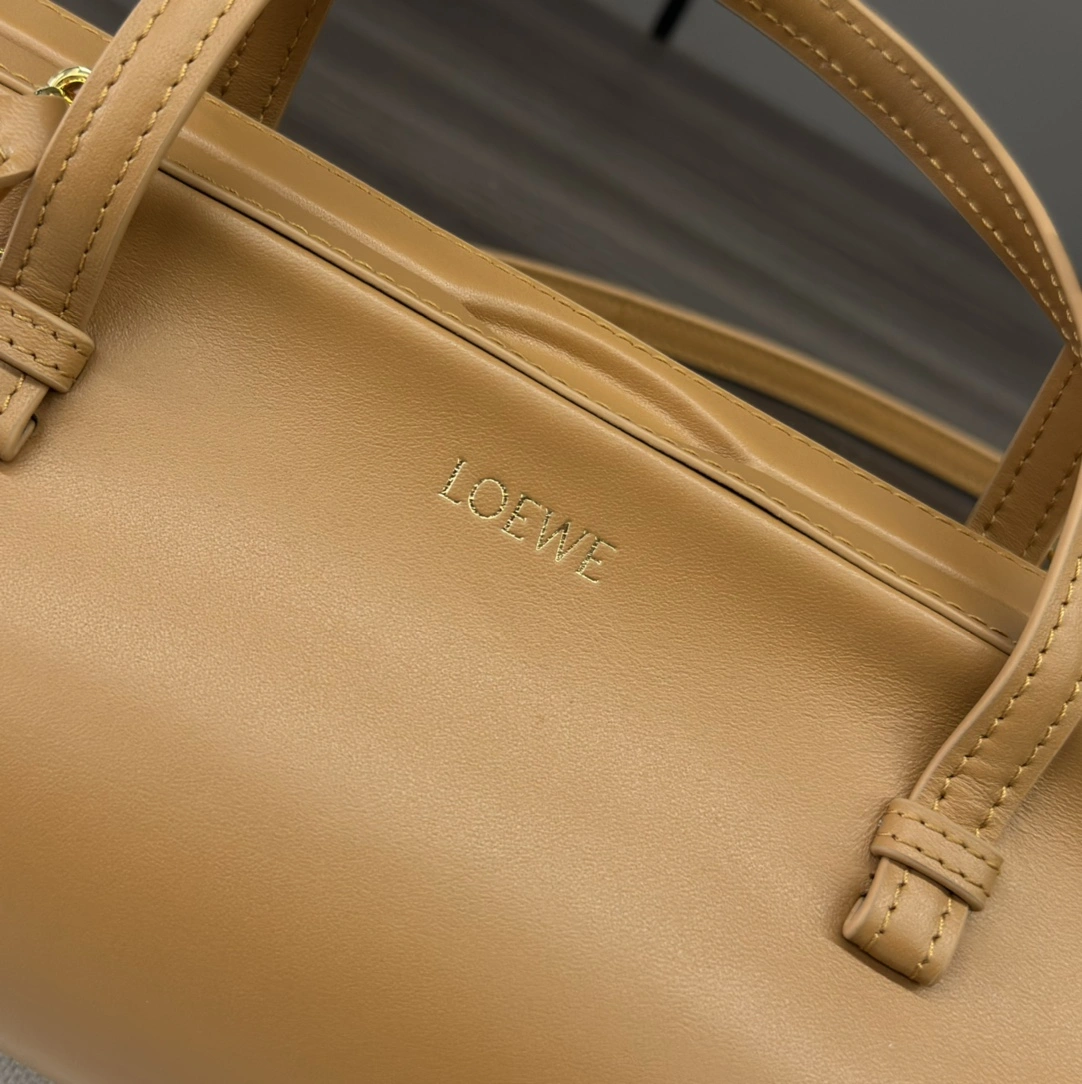 AllSeason Loewe Top Handle Bags 67192