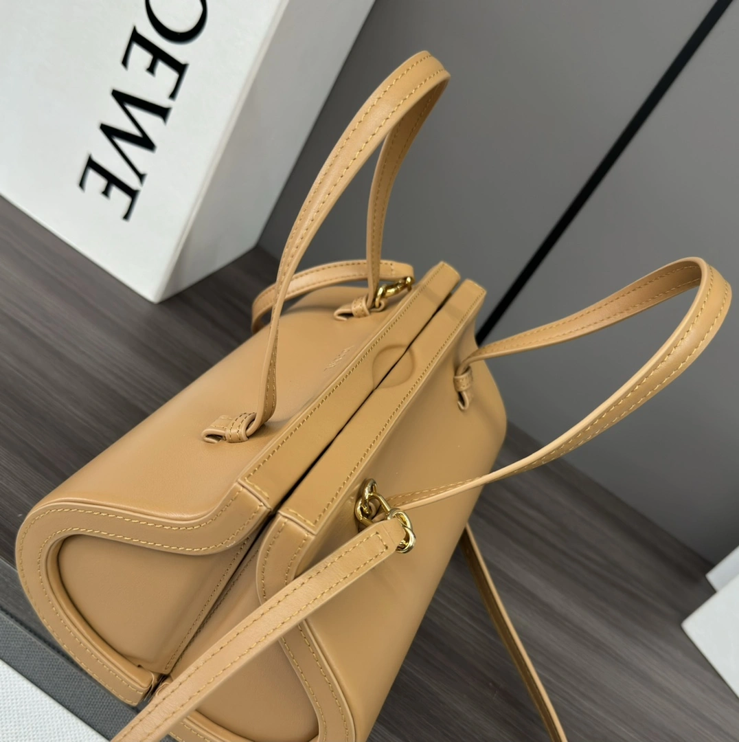 AllSeason Loewe Top Handle Bags 67192