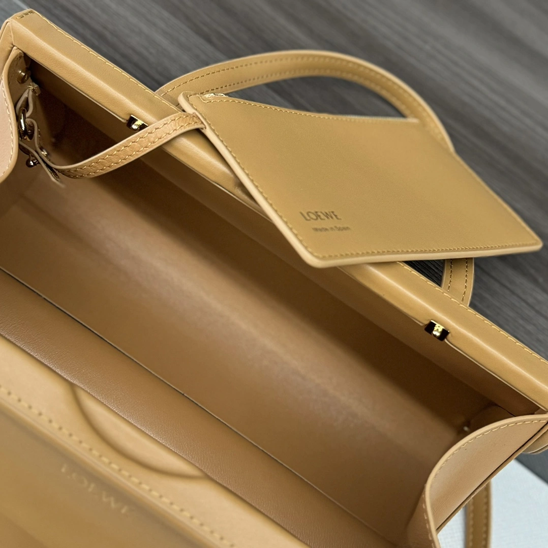 AllSeason Loewe Top Handle Bags 67192