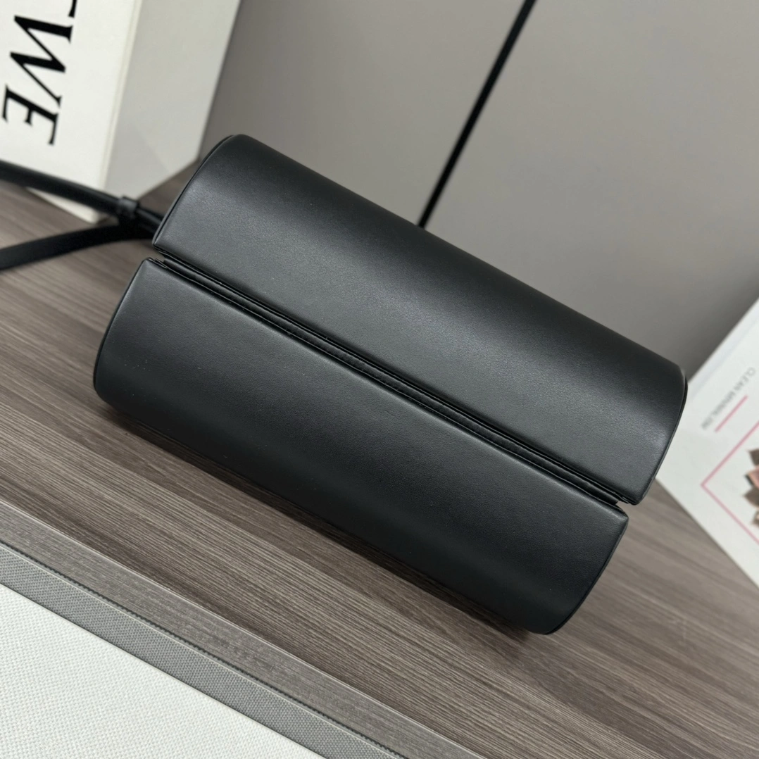 Loewe Top Handle Bags ModernLook 67116