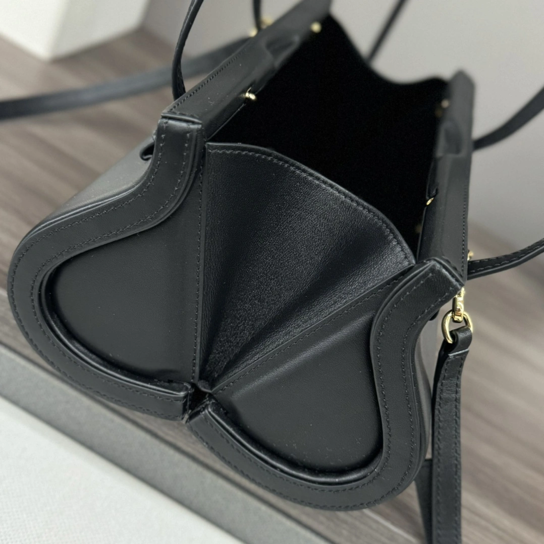 Loewe Top Handle Bags ModernLook 67116