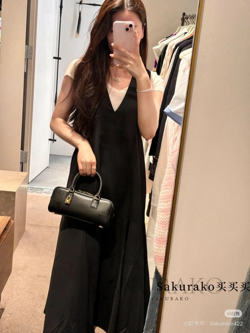 Effortless Loewe Top Handle Bags 61392