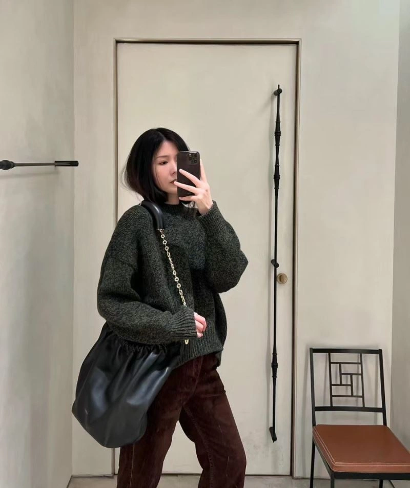 Bold Loewe Top Handle Bags 61353