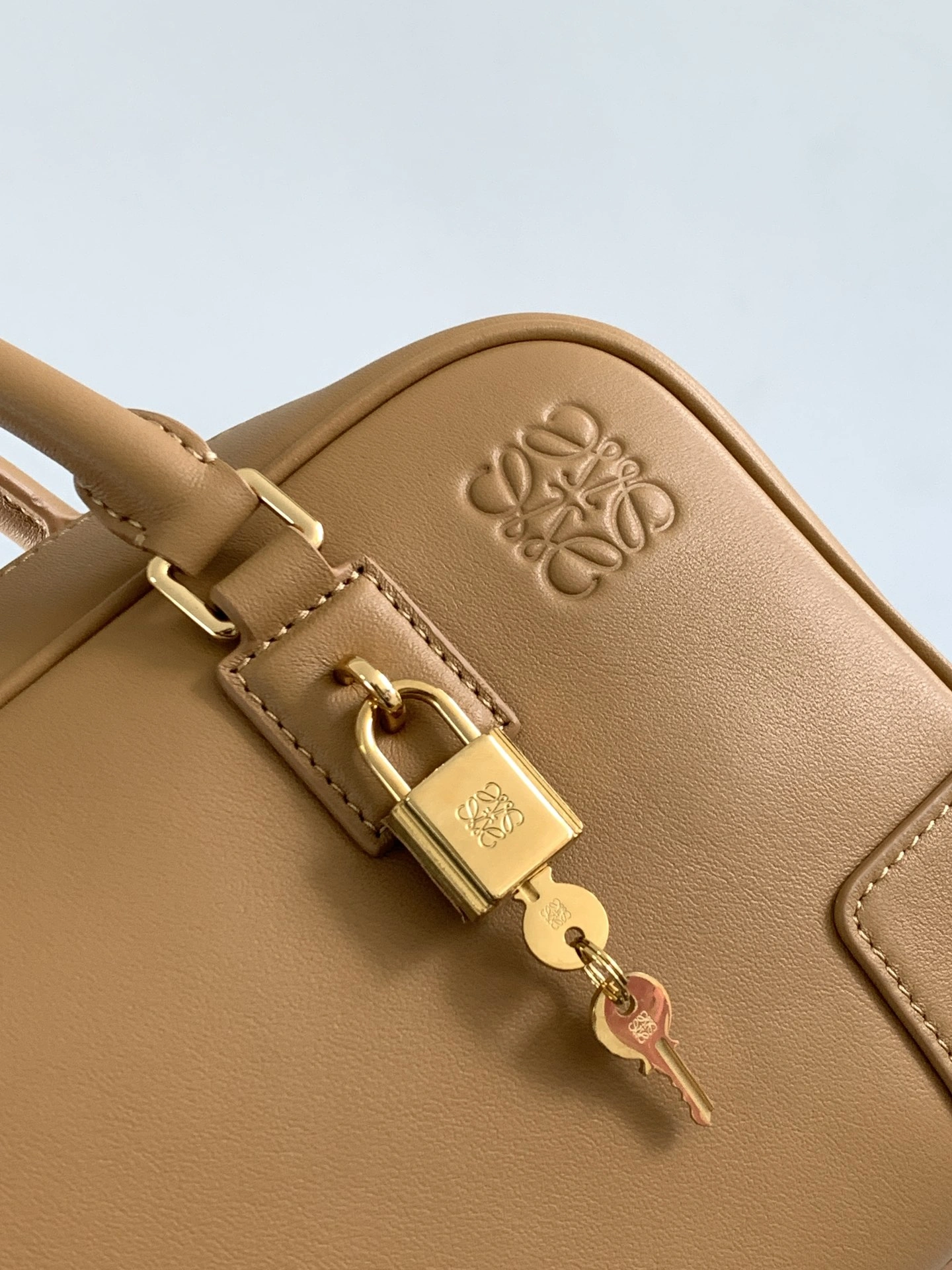 Loewe Top Handle Bags Premium 71844