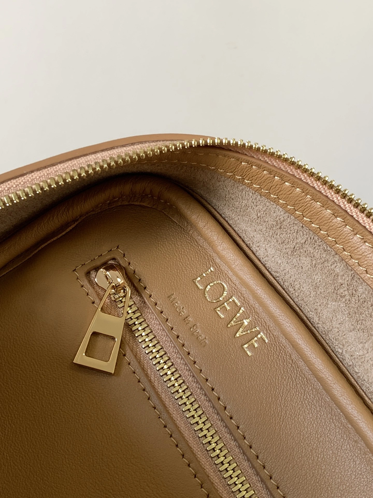 Loewe Top Handle Bags Premium 71844