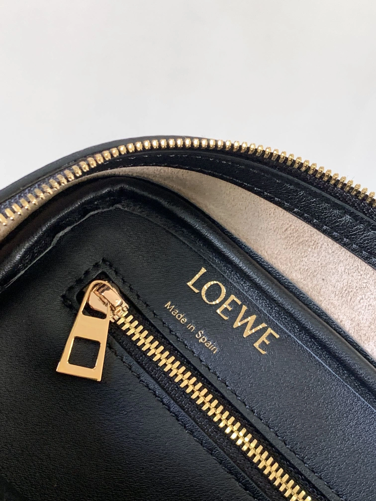 Loewe Top Handle Bags Trendy 71845