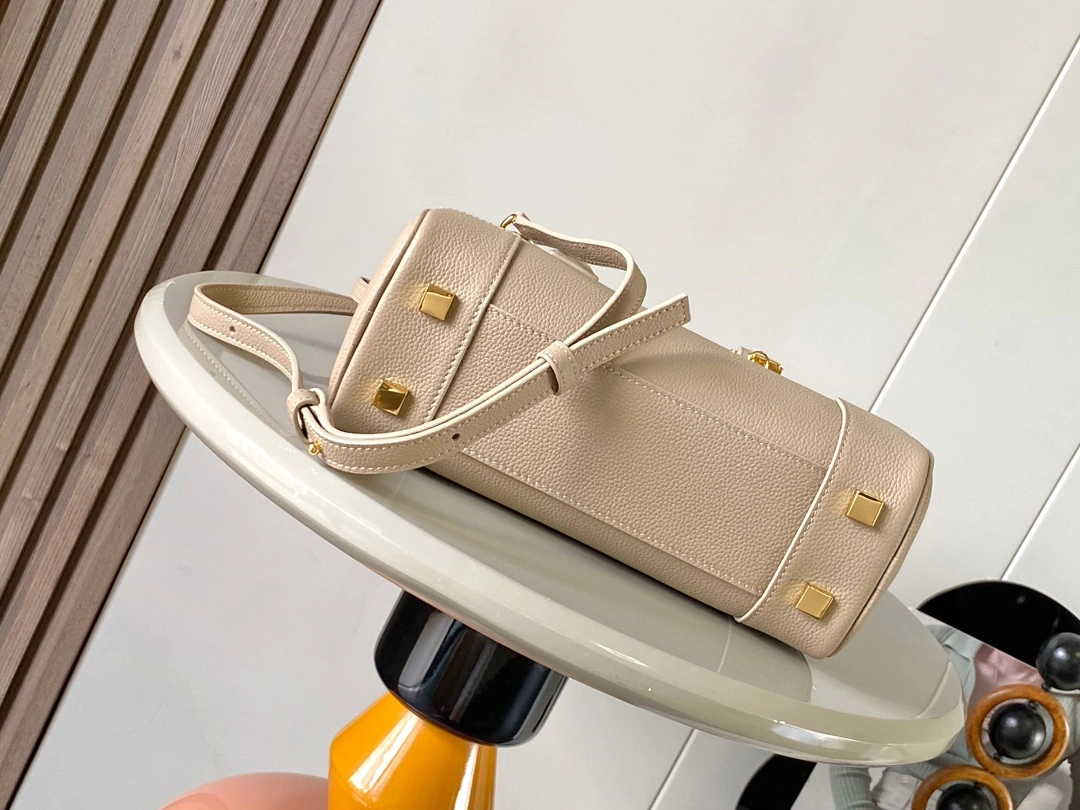 Loewe Top Handle Bags Seasonal 71851