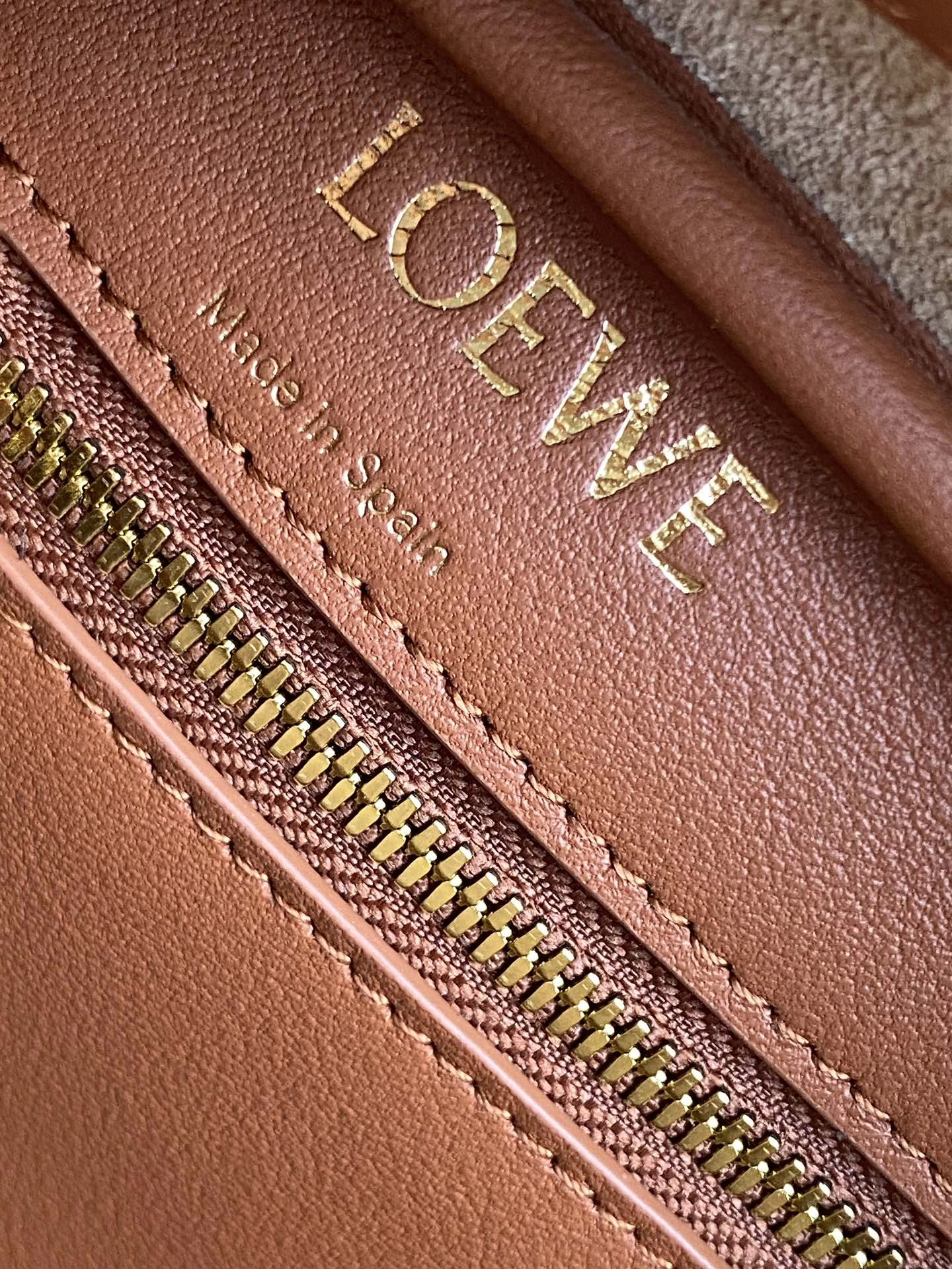 Loewe Top Handle Bags TechFriendly 71848