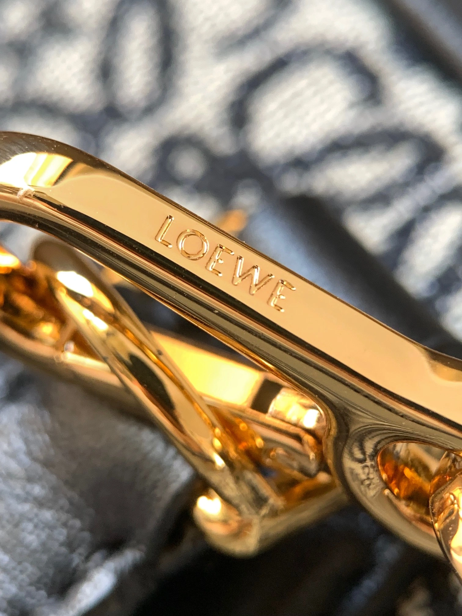 Breathable Loewe Top Handle Bags 71849