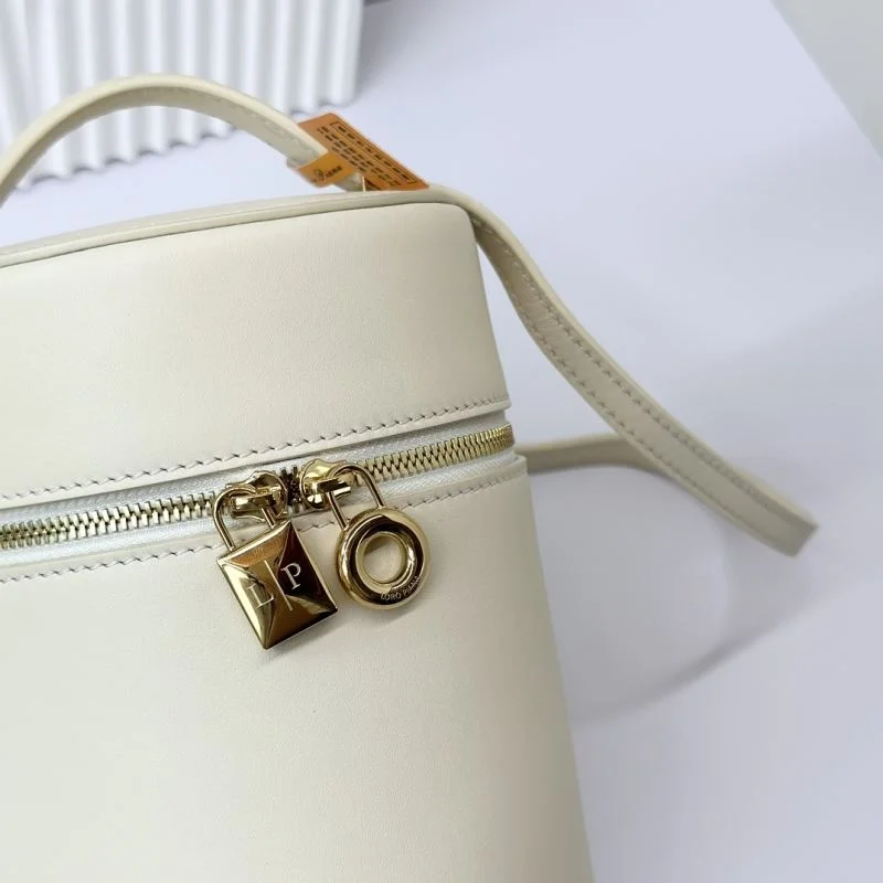 Compact Loro Piana Bucket Bags 44475