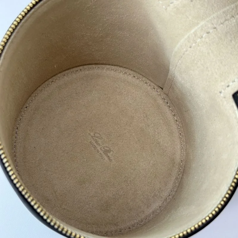 Loro Piana Bucket Bags Chic 44464