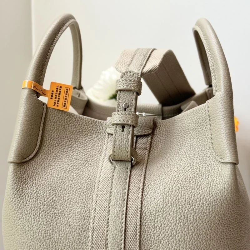 Loro Piana Bucket Bags WellDesigned 44330