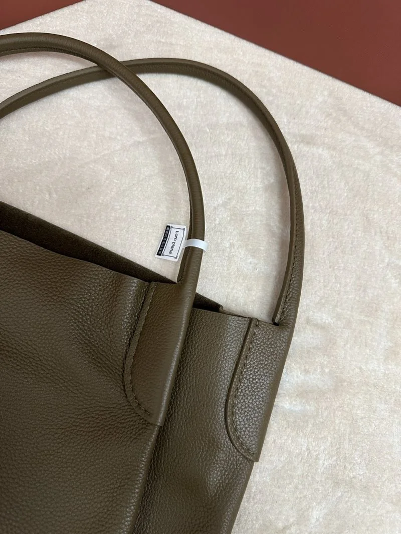 Functional Loro Piana Bucket Bags 44048