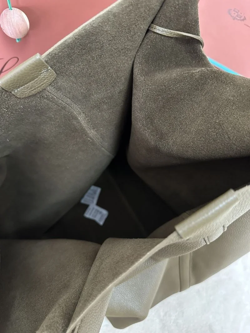 Functional Loro Piana Bucket Bags 44048