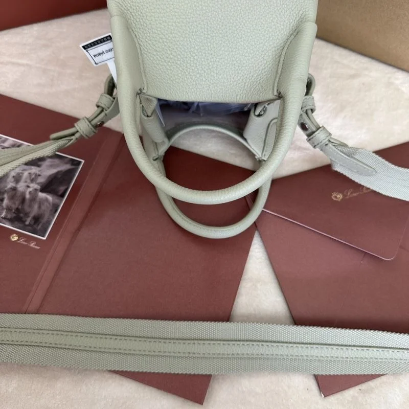 Trendsetting Loro Piana Bucket Bags 44042