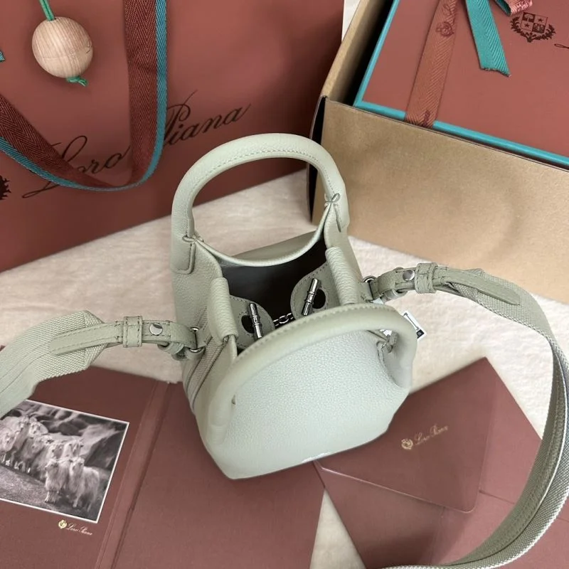 Trendsetting Loro Piana Bucket Bags 44042