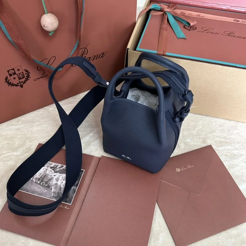 Flexible Loro Piana Bucket Bags 44045