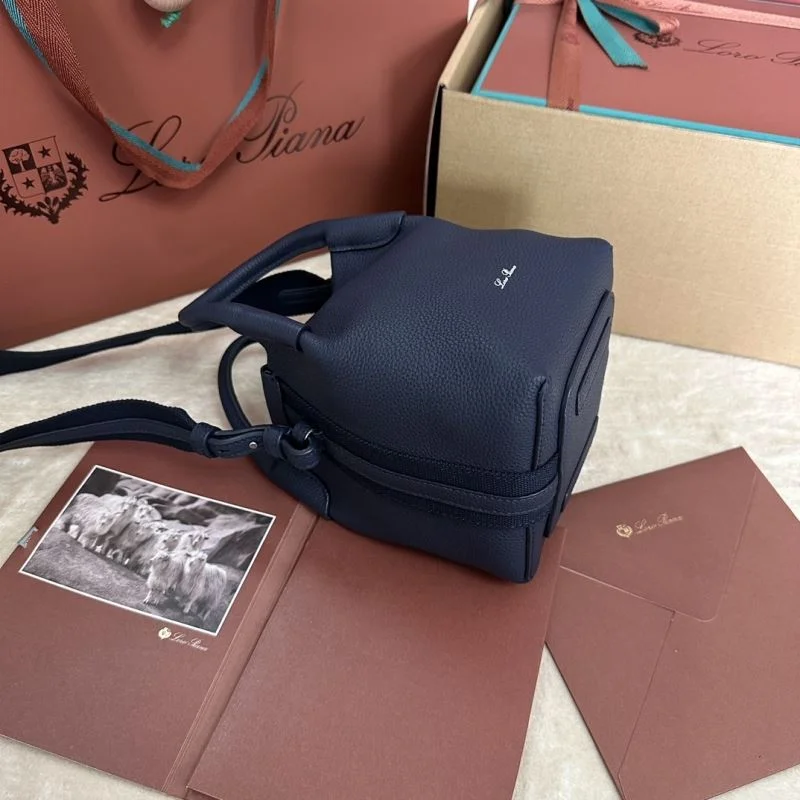Flexible Loro Piana Bucket Bags 44045