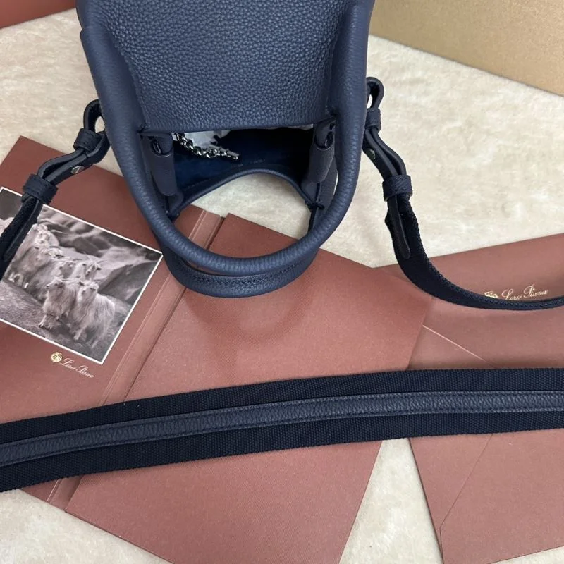 Flexible Loro Piana Bucket Bags 44045