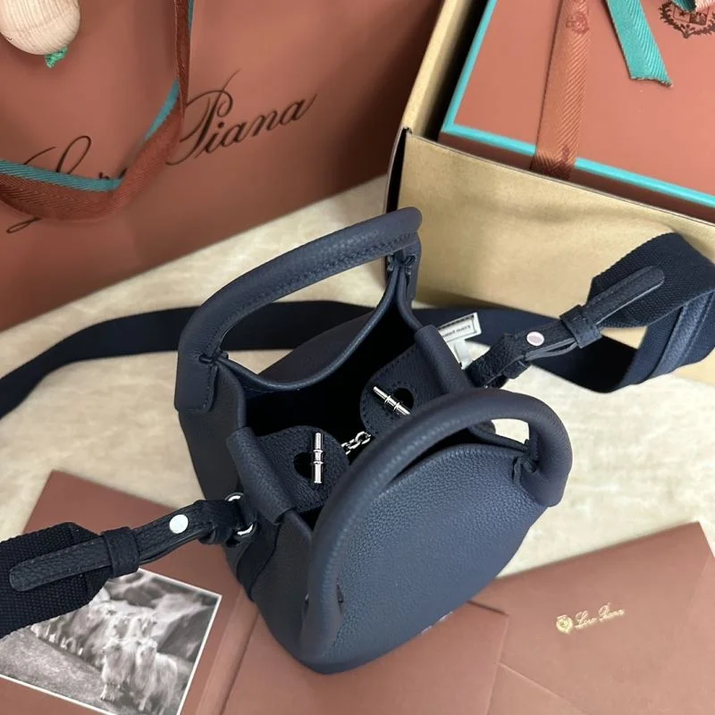 Flexible Loro Piana Bucket Bags 44045