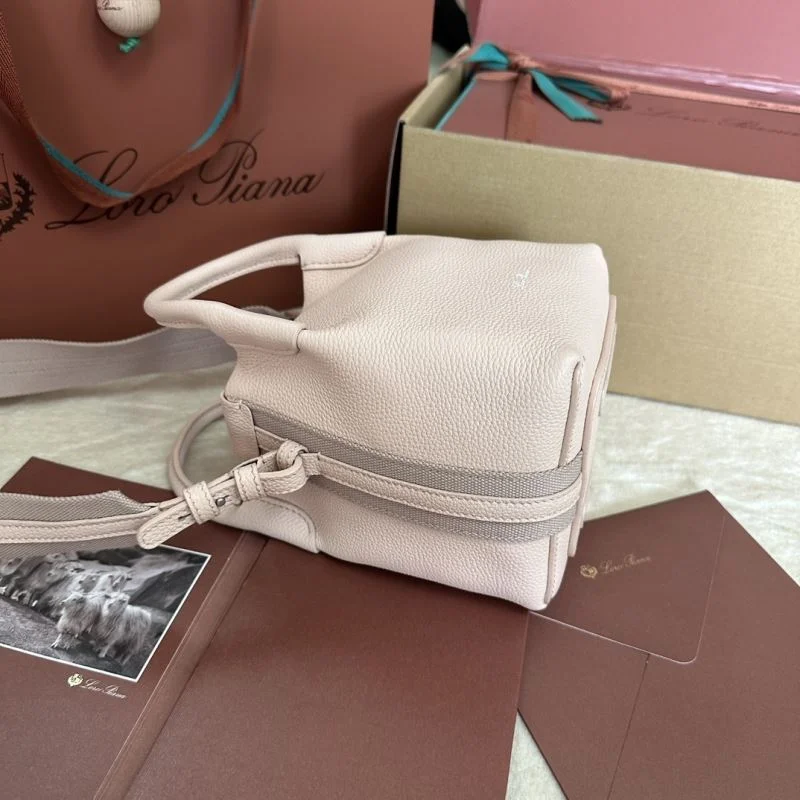 Loro Piana Bucket Bags Snug 44022