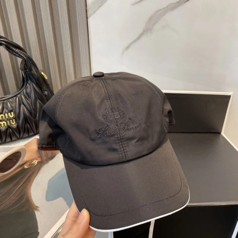 Loro Piana Caps SmartChoice 258327
