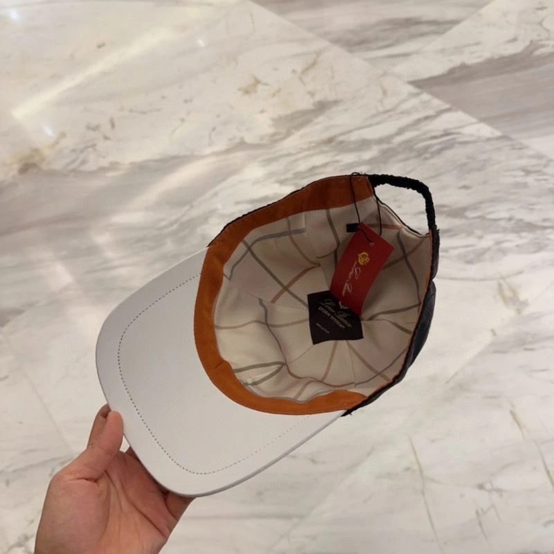 Loro Piana Caps Elegant 258303