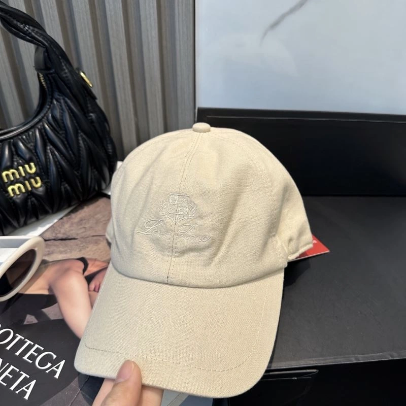 Loro Piana Caps Supportive 258277
