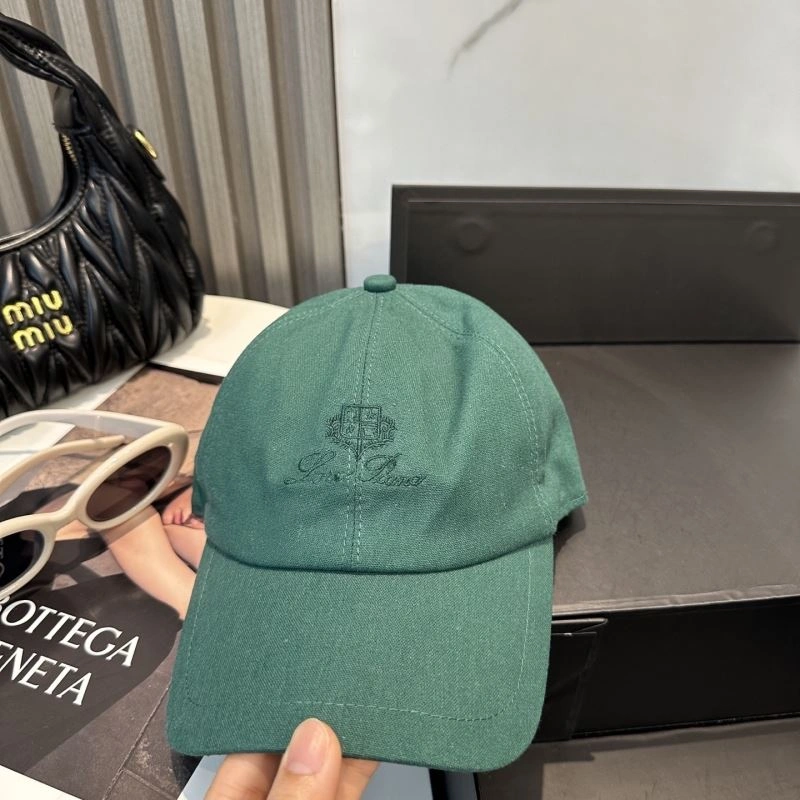 Loro Piana Caps BestValue 258273