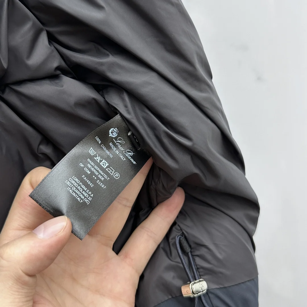 Loro Piana Down Jackets Sleek 165440