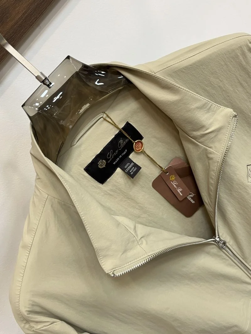 Trendsetting Loro Piana Outwear 164082