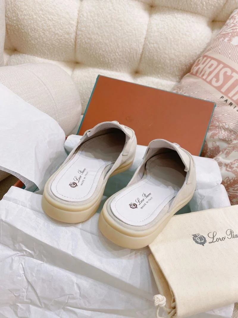 Supportive Loro Piana Sandals 12062