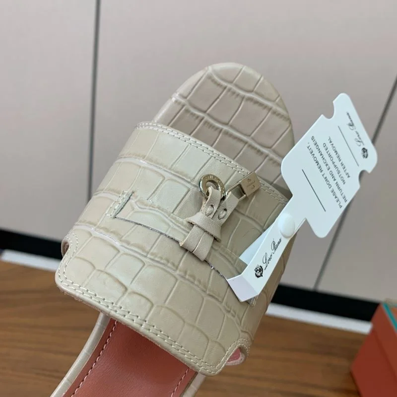 Loro Piana Sandals Supportive 12017