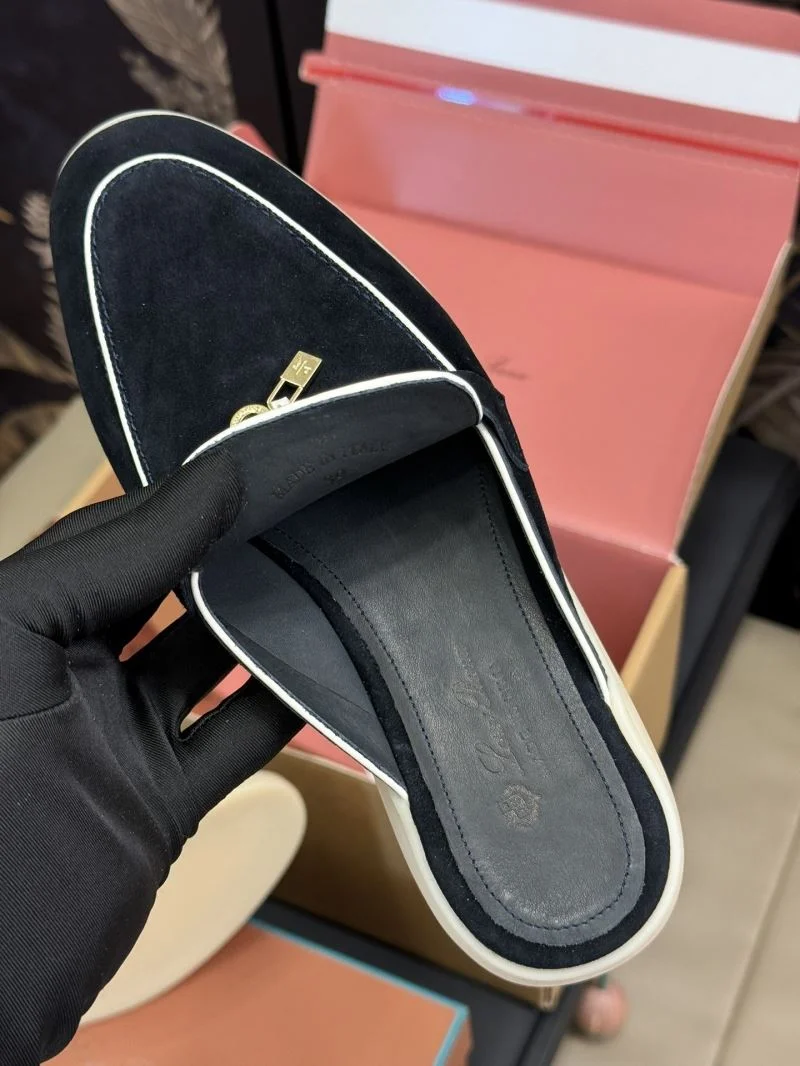 Loro Piana Sandals Versatile 9692