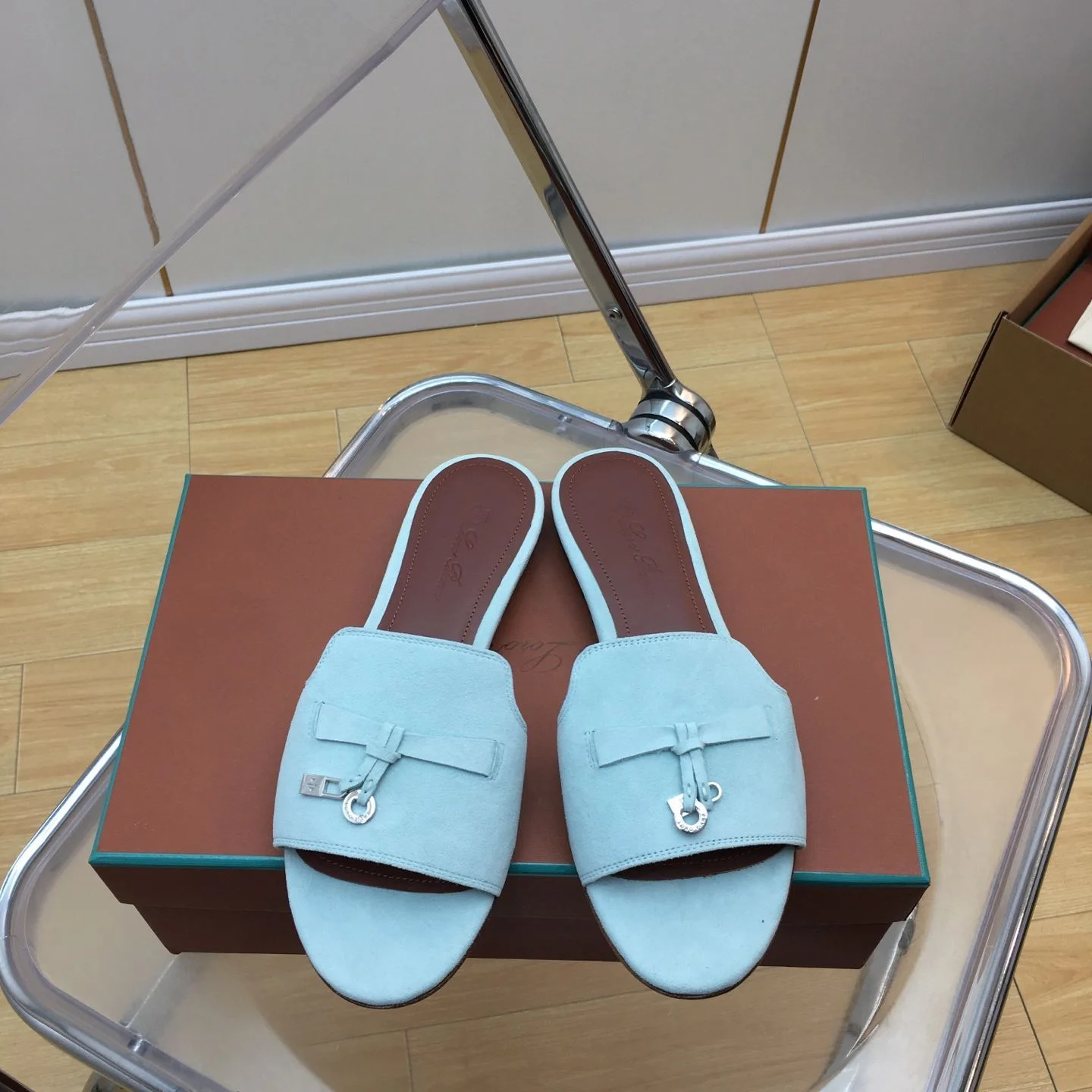 Trendy Loro Piana Sandals 6195