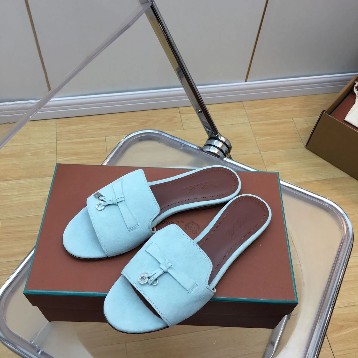 Trendy Loro Piana Sandals 6195