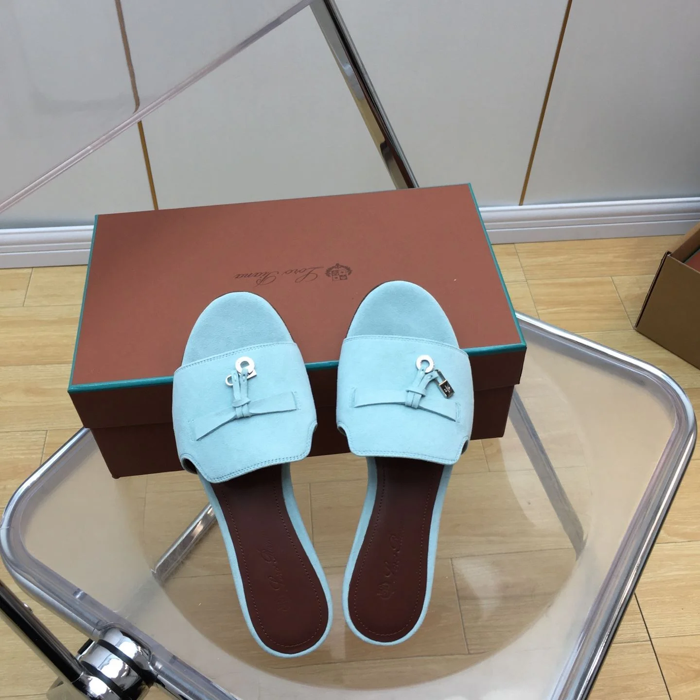 Trendy Loro Piana Sandals 6195