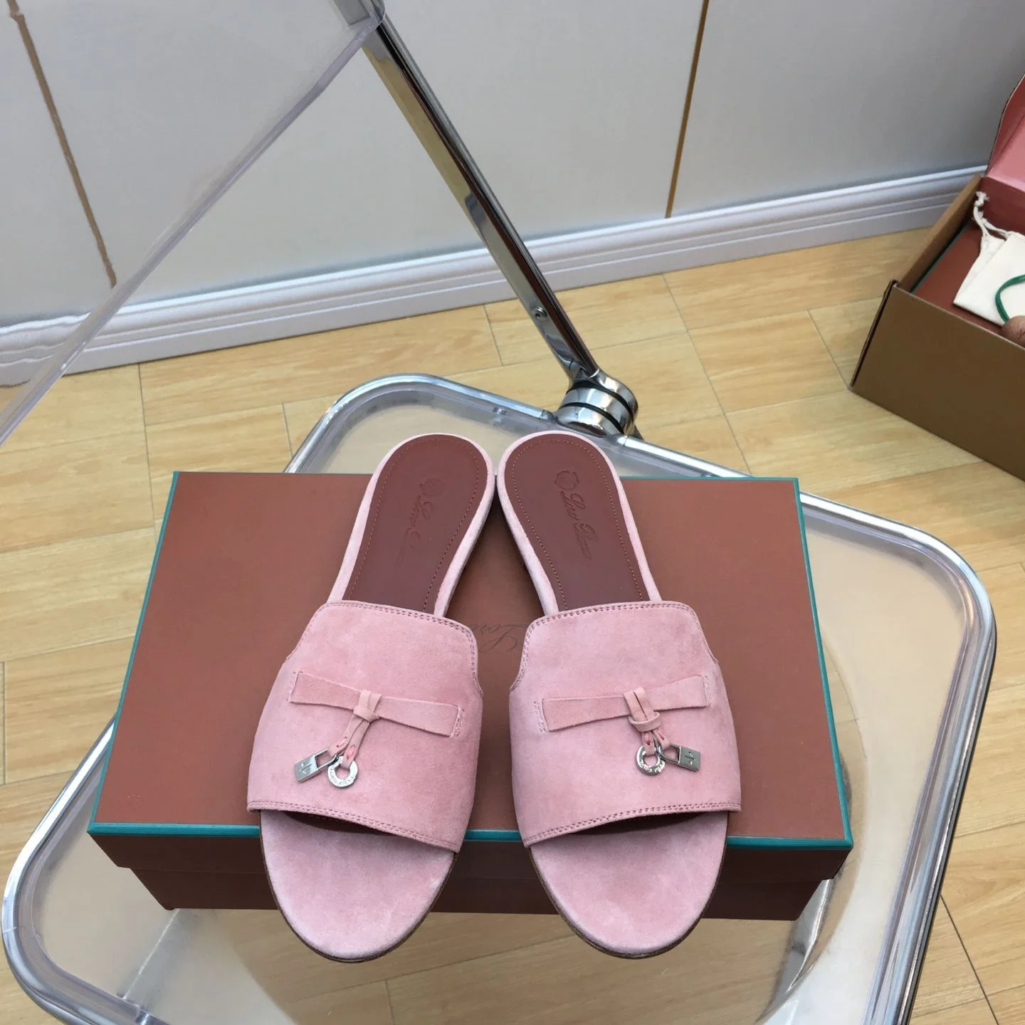 Efficient Loro Piana Sandals 6192