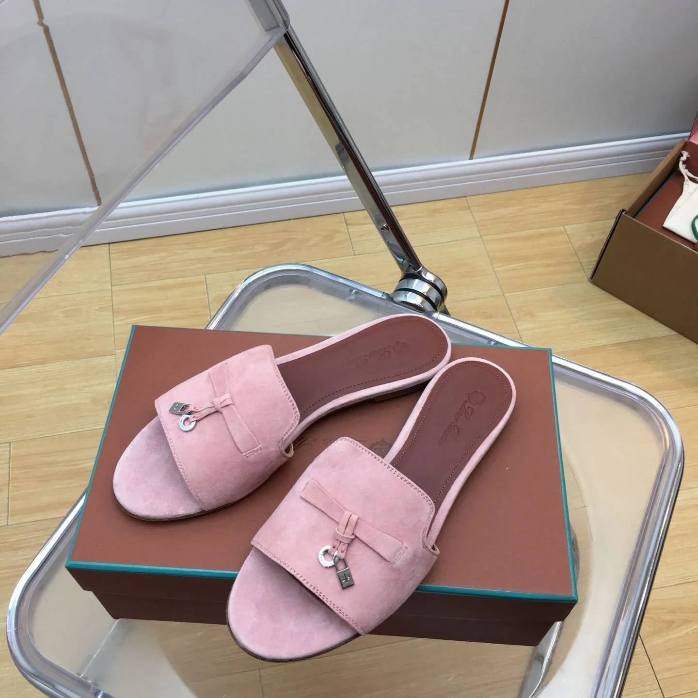 Efficient Loro Piana Sandals 6192