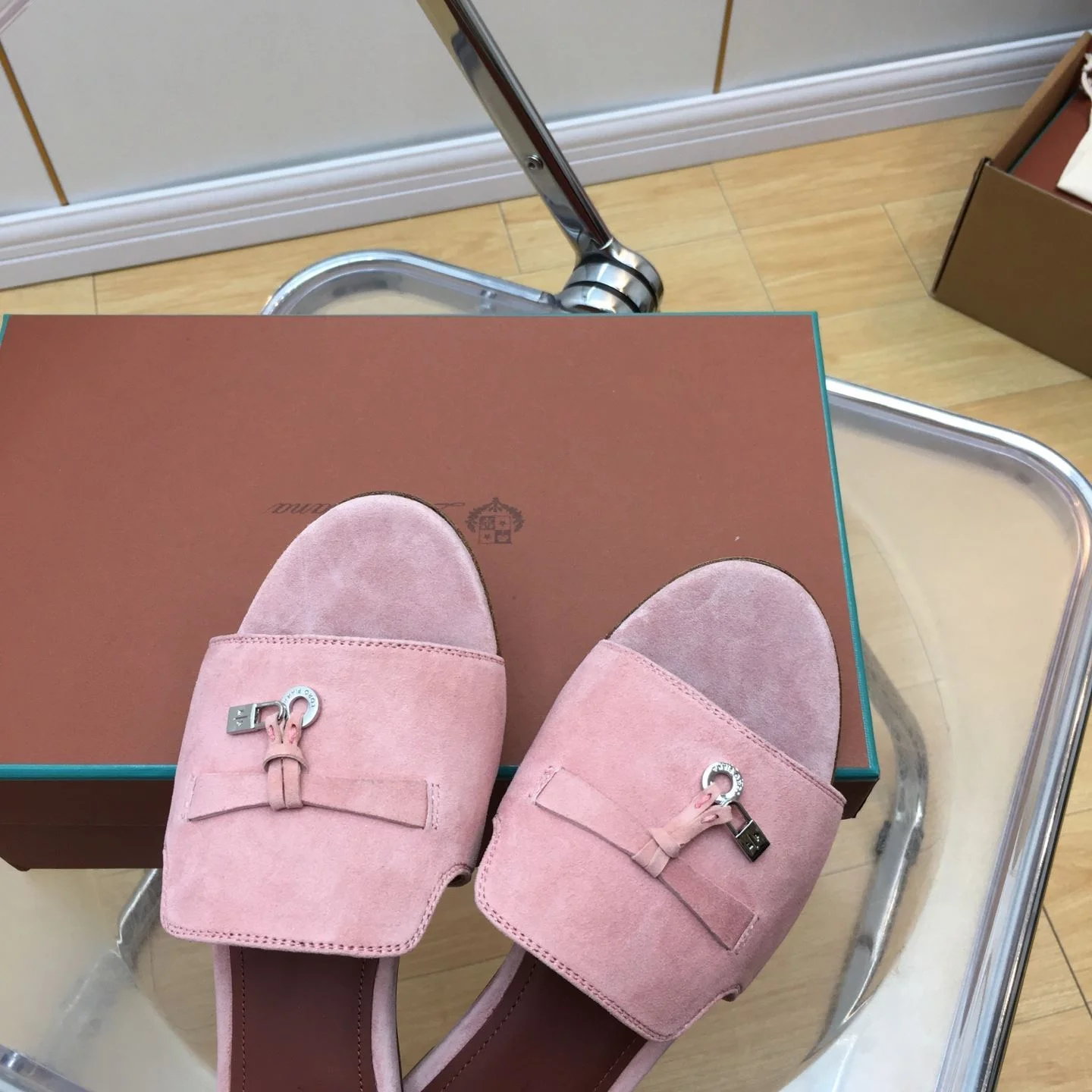 Efficient Loro Piana Sandals 6192