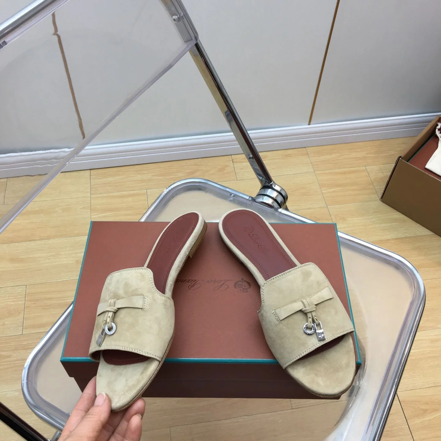 Lightweight Loro Piana Sandals 6190
