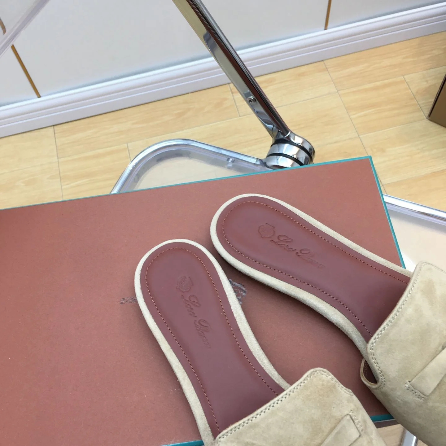 Lightweight Loro Piana Sandals 6190