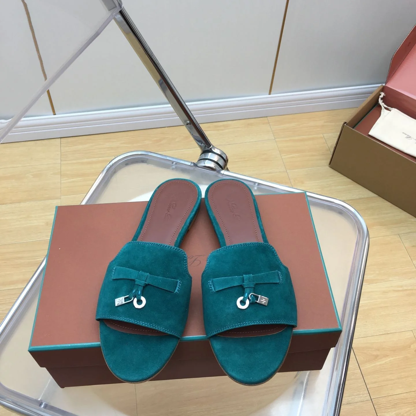 Classic Loro Piana Sandals 6173