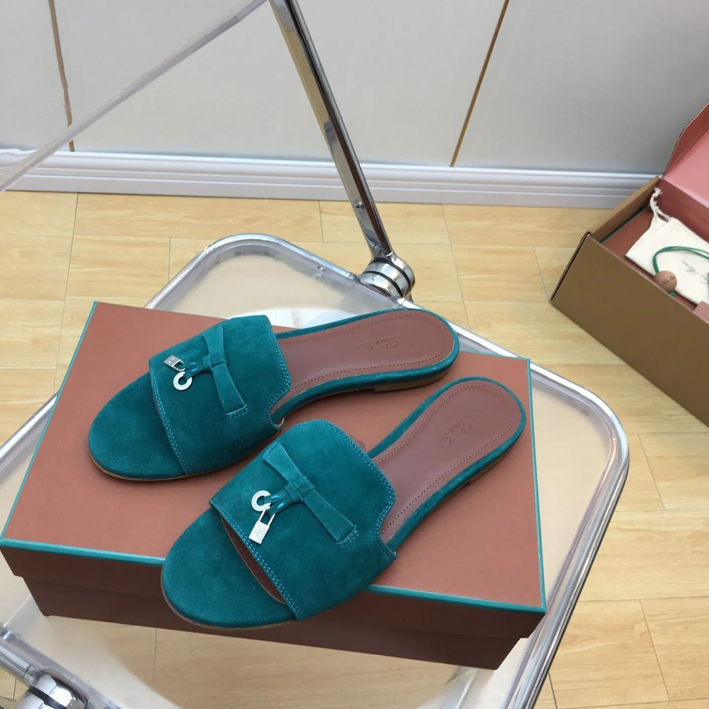 Classic Loro Piana Sandals 6173