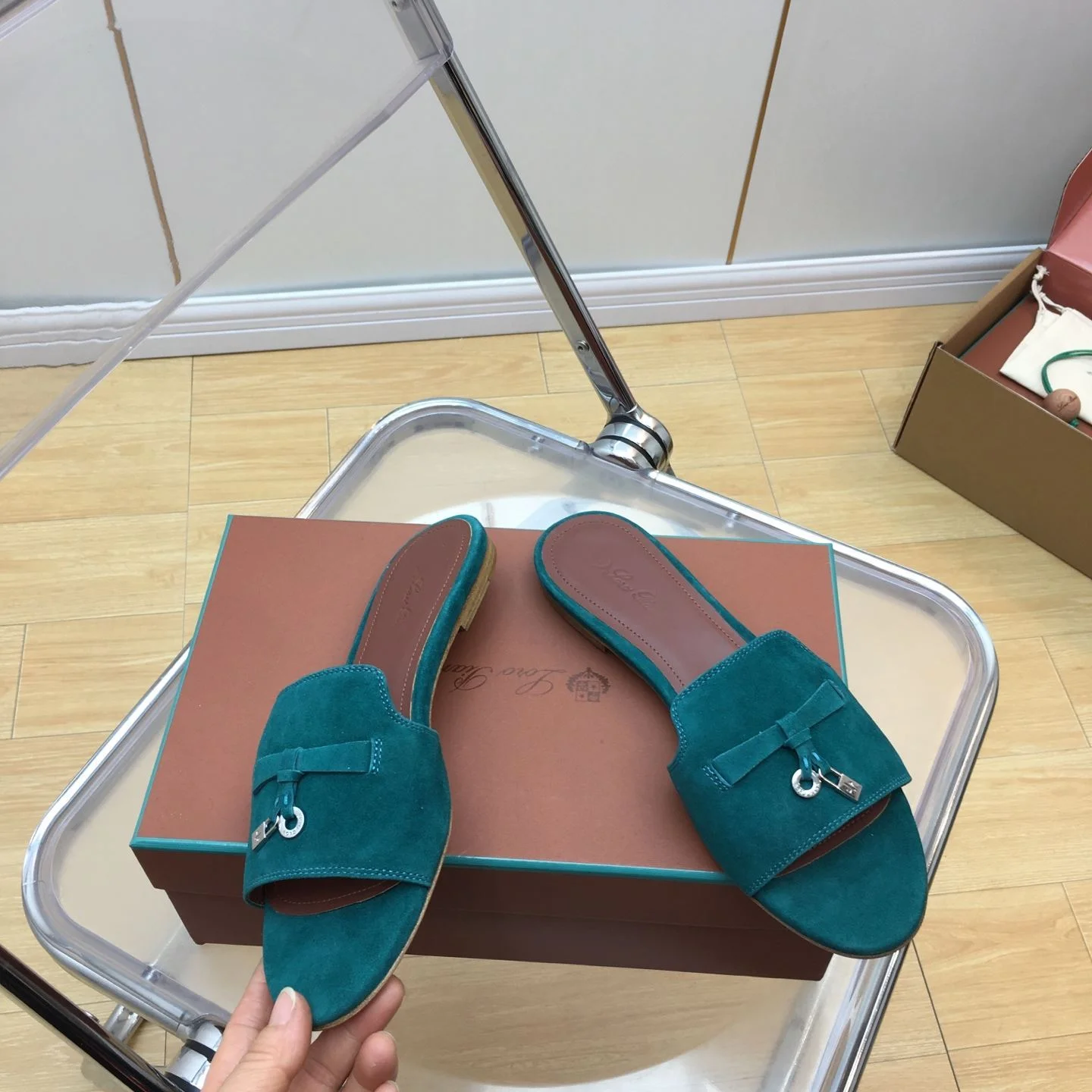 Classic Loro Piana Sandals 6173