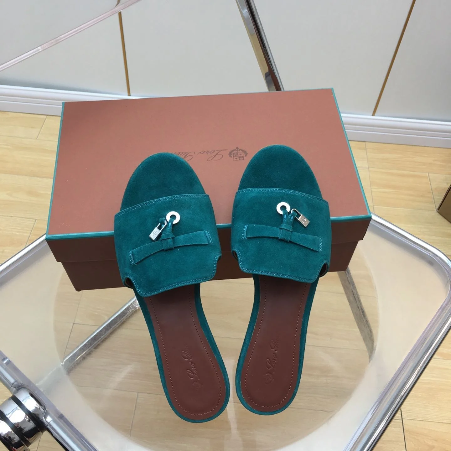 Classic Loro Piana Sandals 6173
