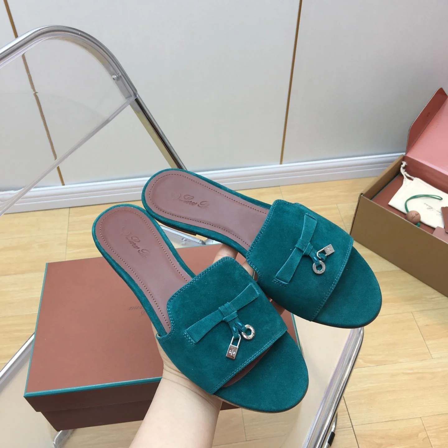 Classic Loro Piana Sandals 6173