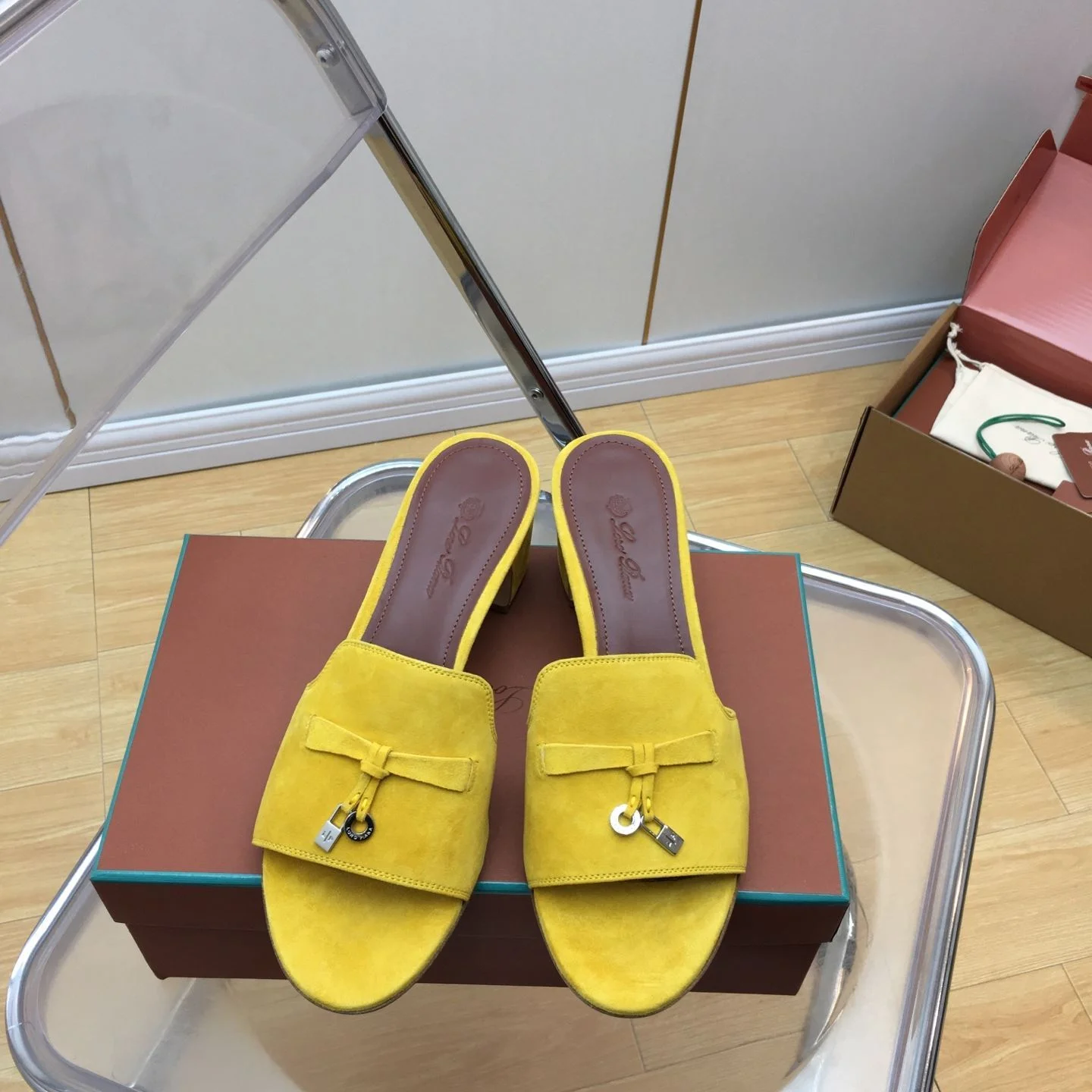 UrbanStyle Loro Piana Sandals 6181