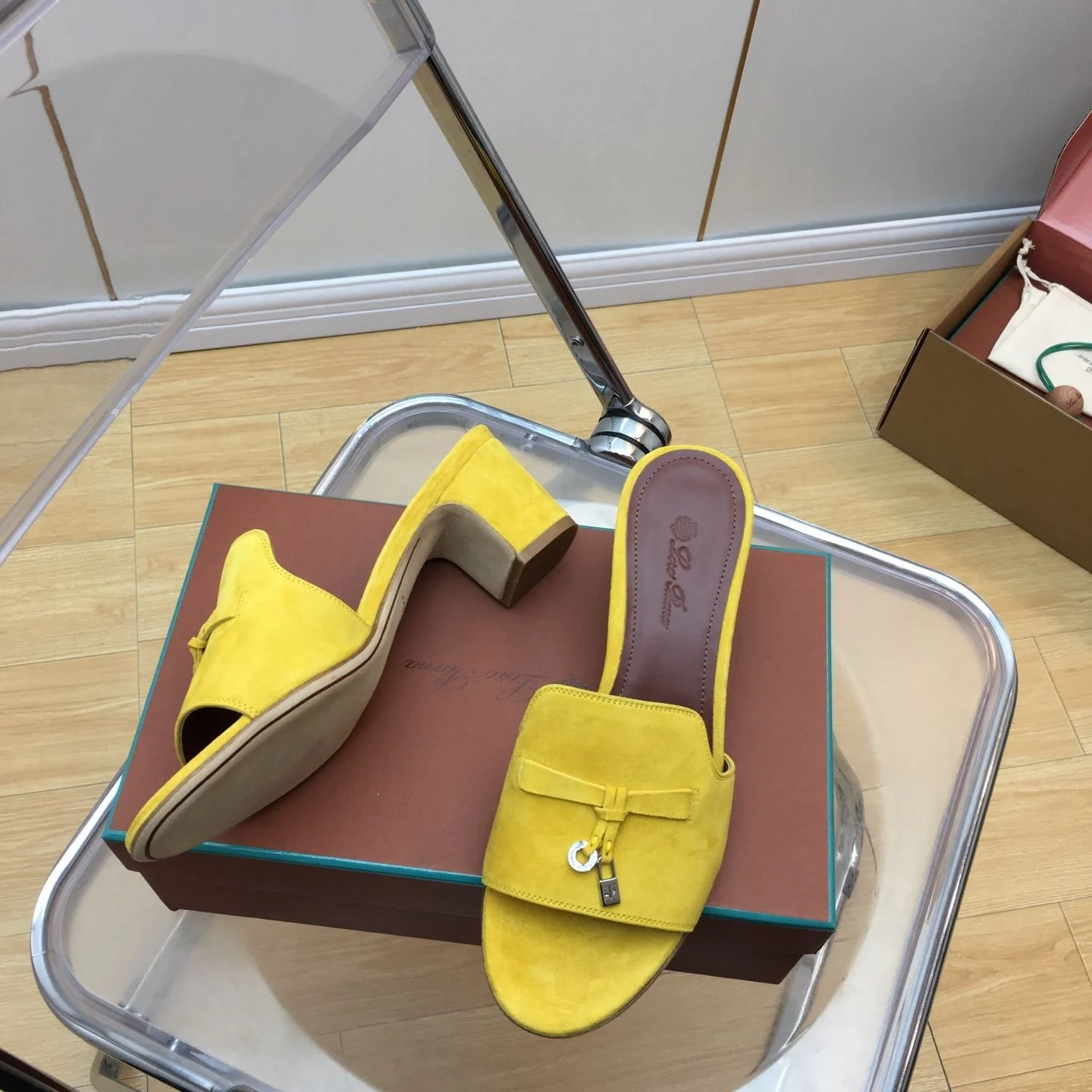 UrbanStyle Loro Piana Sandals 6181